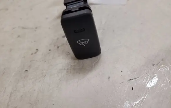 Lexus IS 220D-250-350 Windscreen/window heater switch 15A280
