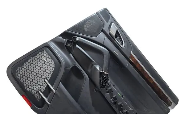 Porsche Cayenne (92A) Coupe rear side trim panel 