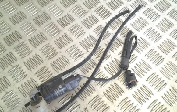 Opel Astra J Windscreen/windshield washer pump 13250357