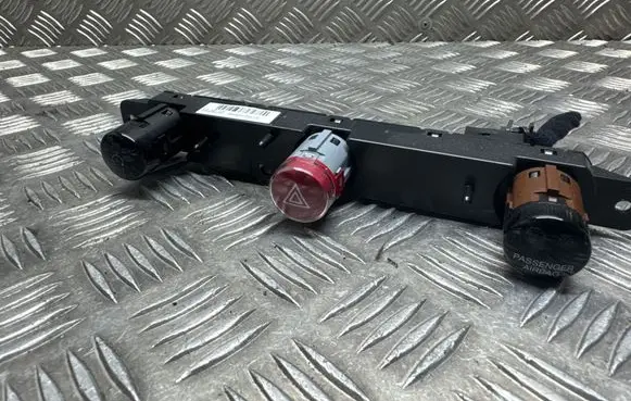 Fiat 500X Hazard light switch 30280942 07356109080 010317