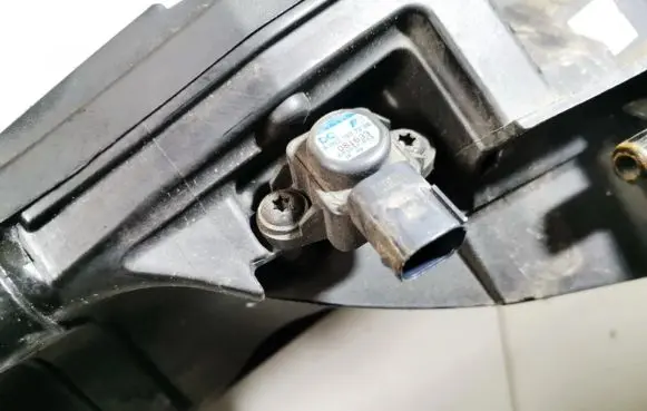 Mercedes-Benz CLC CL203 Air pressure sensor a0051537228 081633
