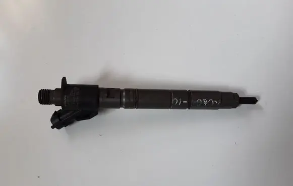 Volvo XC60 Fuel injector 31272690