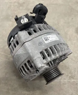 BMW 4 F32 F33 Generator/alternator 1042106721 7640132 14V180A