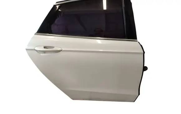 Ford Fusion II Rear door