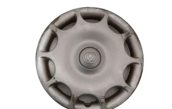 Mazda 626 R14 wheel hub/cap/trim 