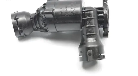 Volkswagen PASSAT B8 Thermostat/thermostat housing 04L121111H
