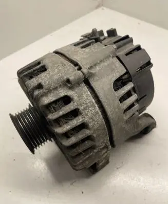 BMW 5 F10 F11 Generator/alternator 8570672 135215A
