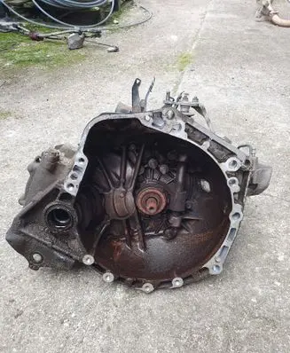 Toyota Yaris Manual 5 speed gearbox L9MHU4