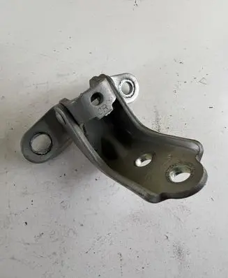 Hyundai Tucson JM Front door upper hinge