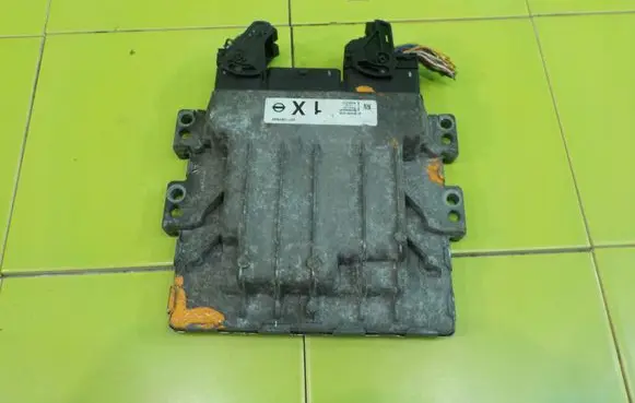 Nissan Juke I F15 Engine control unit/module 23710BV89B 17AB91