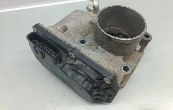 Toyota Corolla E120 E130 Throttle valve 220300D020