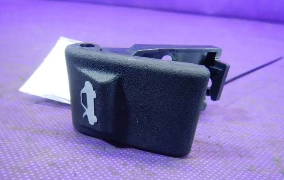 Hyundai i10 Engine bonnet (hood) release handle