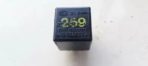 Audi A6 S6 C4 4A Other relay 443951307A 004885-01