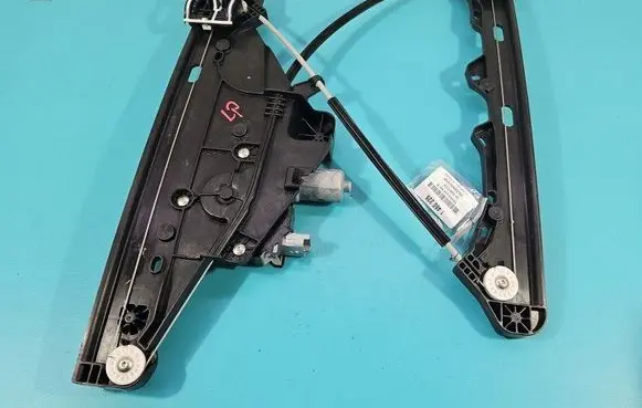 Opel Mokka B Front door window regulator with motor 9828130780 IMPRK1460226