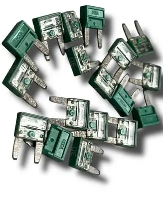 BMW 5 G60 G61 Fuse T587 10402190