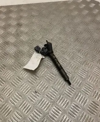 Volvo XC60 Fuel injector 31432836