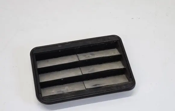 BMW X7 G07 Quarter panel pressure vent 9176945