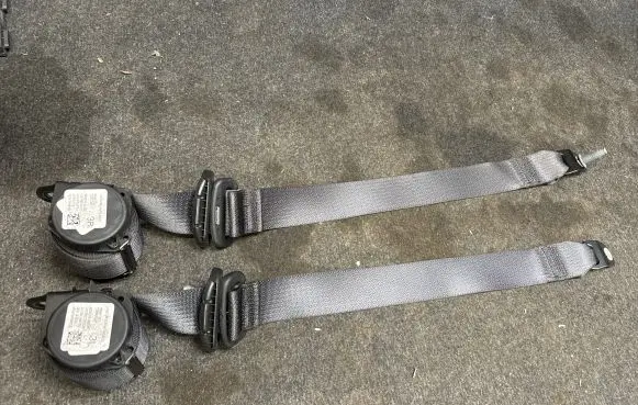 Jeep Grand Cherokee WL Third row seat belt P6XH90TX7AC P6XH91TX7AC 6504205