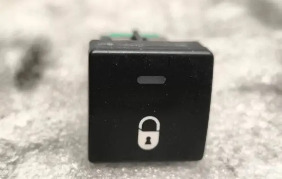 Citroen Berlingo Central locking switch button 96582880XT
