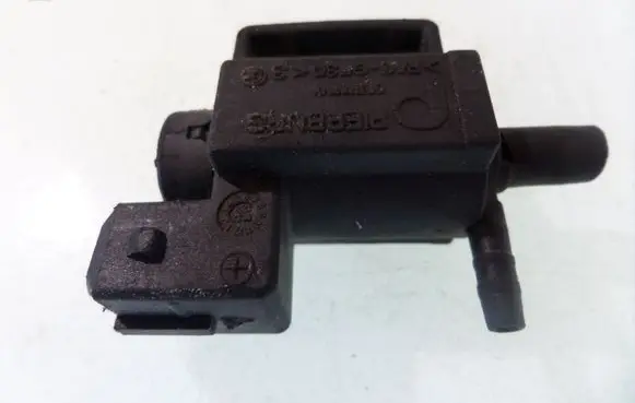 Audi A3 S3 8L Turbo solenoid valve 7224020012V 037906283A