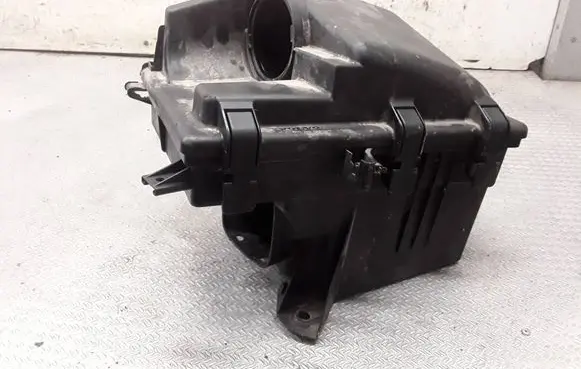 Volvo V70 Air filter box 8626061