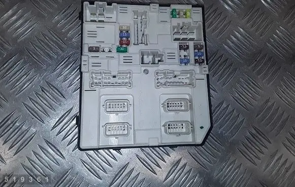 Renault Kangoo II Fuse module 284b66645r