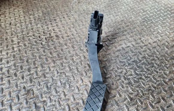 Volkswagen Tiguan Allspace Accelerator throttle pedal 5QN723503