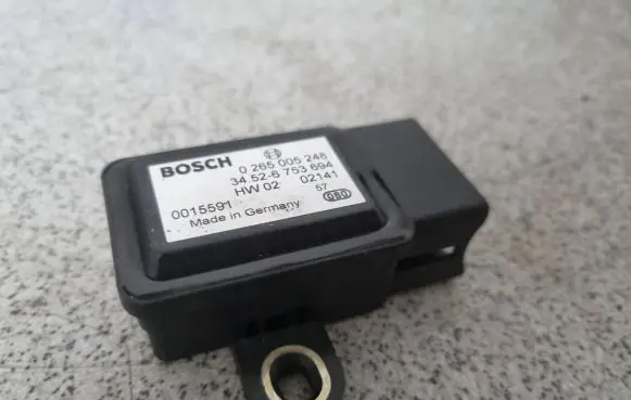 BMW 3 E46 ESP acceleration yaw rate sensor 34526753694 0265005248 0015591