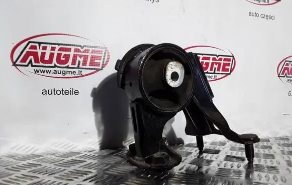 Lexus CT 200H Engine mount bracket