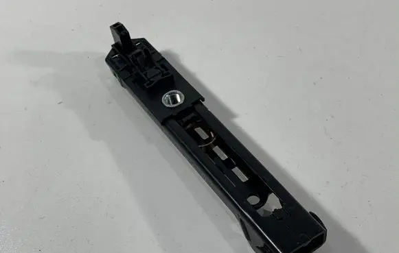 Volkswagen Golf VI Seat belt adjustment motor 1T0857819B