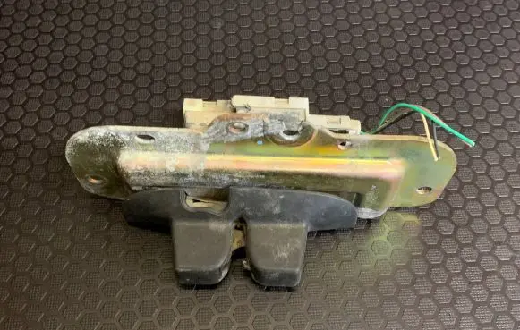 Renault Espace IV Tailgate/trunk/boot lock/catch/latch 8200090484