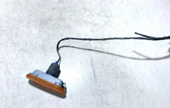 Volkswagen Golf IV Front fender indicator light 3b0949117