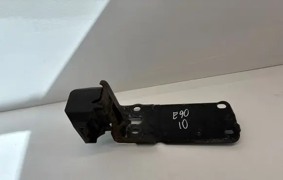 BMW 3 E90 E91 Radiator mount bracket 23781010