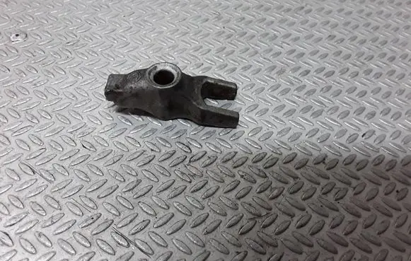 Opel Vectra C Fuel Injector clamp holder