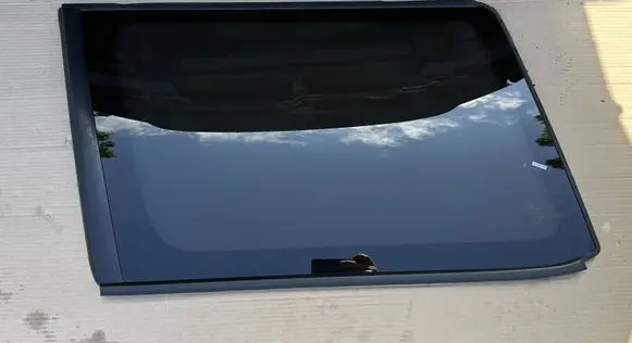 Nissan Patrol Y61 Rear side window 83301VD300