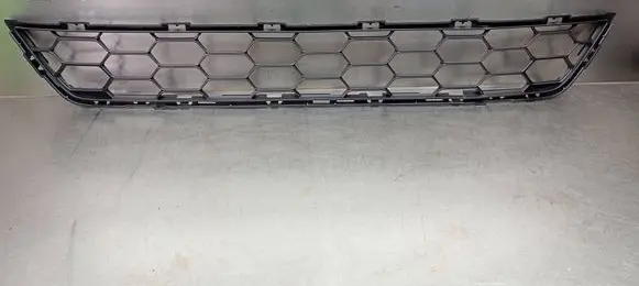 Volvo V40 Front bumper lower grill 31290945