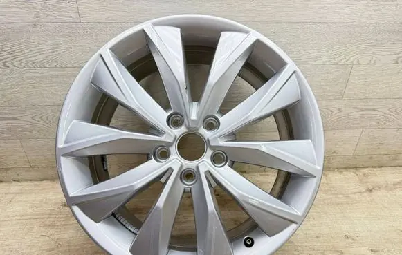Seat Ateca R18 alloy rim 575601025M
