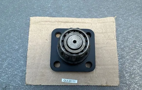Nissan Patrol 160 Front wheel hub spindle knuckle 4060044001 40215P0100 4060344000