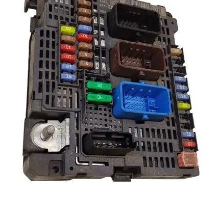 Peugeot 508 RXH Fuse box set 9810296480