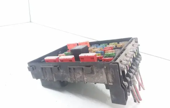 Volkswagen PASSAT B6 Fuse module 3C0937125