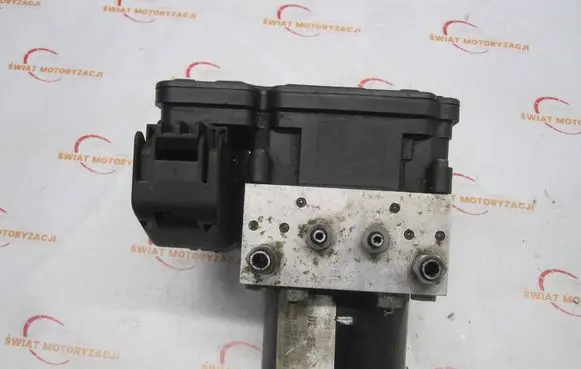 Mercedes-Benz C W204 ABS Pump A2049012400