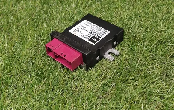 BMW 5 F10 F11 Fuel injection pump control unit/module 7301554 16147301554 0122386195