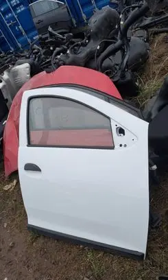 Dacia Logan II Front door