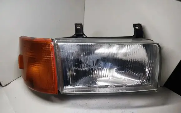 Volkswagen Transporter - Caravelle T4 Headlight/headlamp 30213637000 E2444438 HELLA