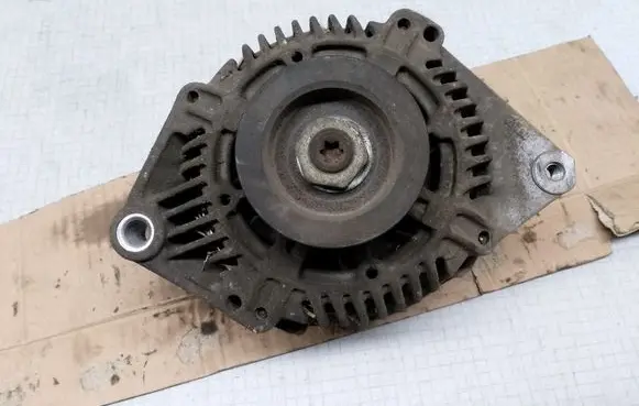 Renault Megane I Generator/alternator 7700424583