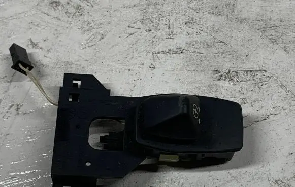 BMW 5 E60 E61 Steering wheel adjustment switch 6918010 676781