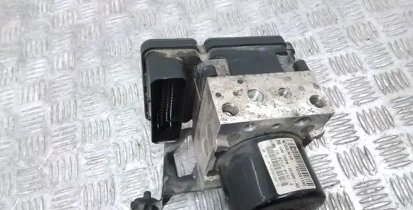 Volvo V70 ABS Pump 31261142 7G9N2C405AC