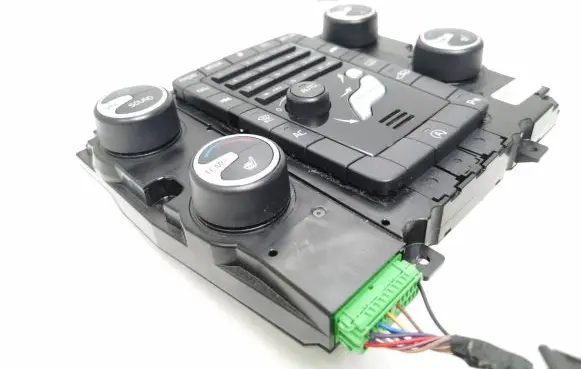 Volvo V70 Climate control unit 30795271 12W36E03 M4355300037