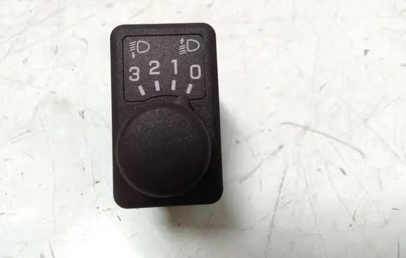 Nissan Primera Headlight level height control switch D20203