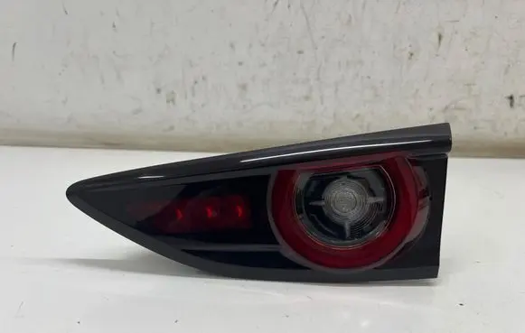 Mazda 3 Tailgate rear/tail lights BGLB513F0